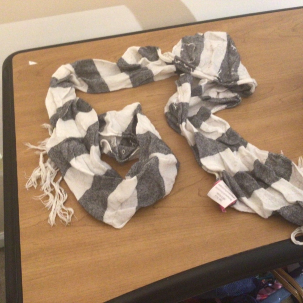 Scarf - Picture 2 of 2